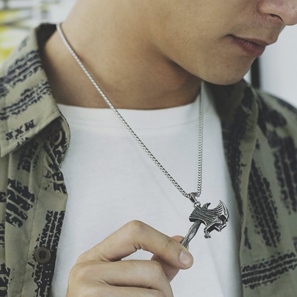 Skull Axe Necklace - Picture 3 of 5